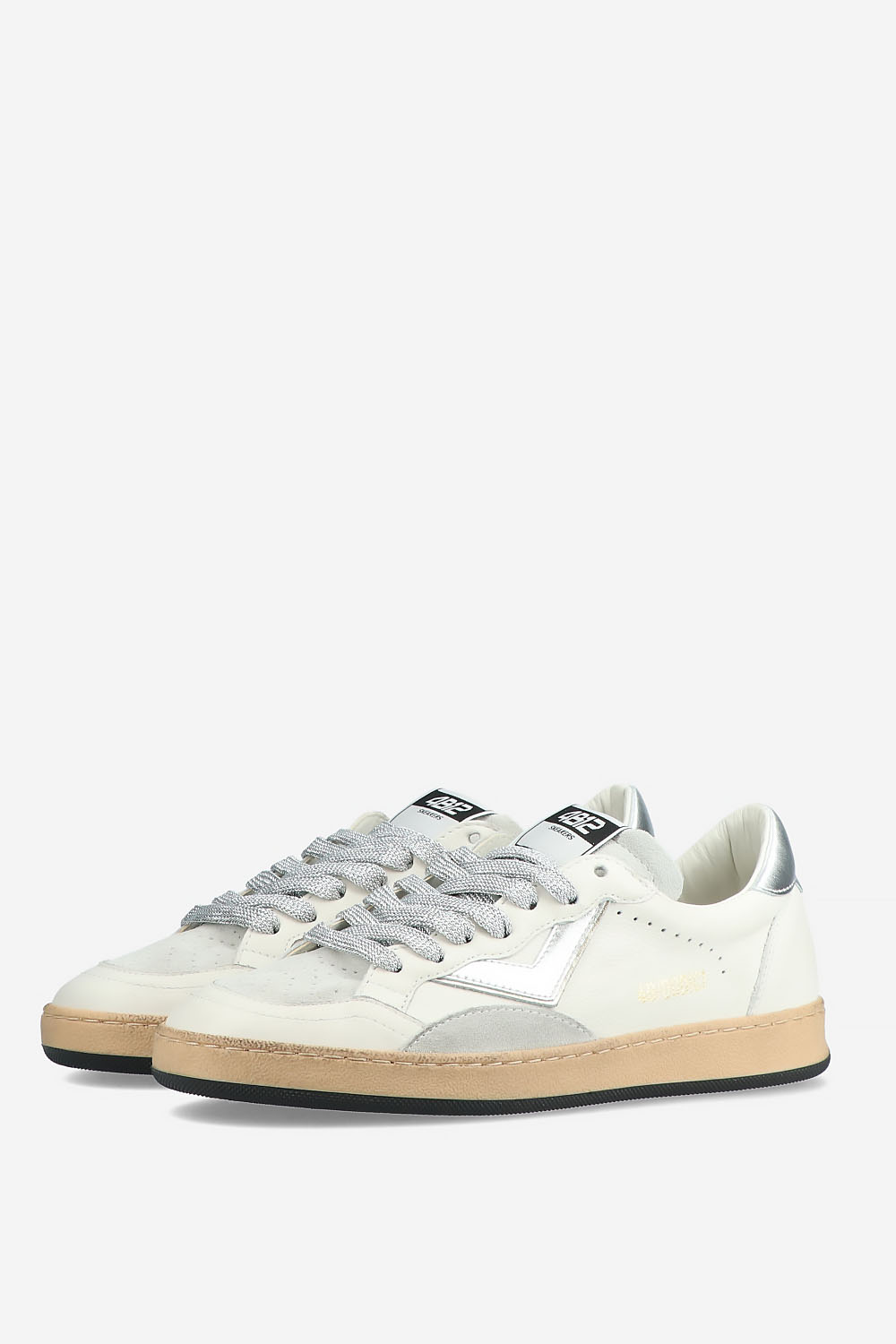 D209 leather sneakers