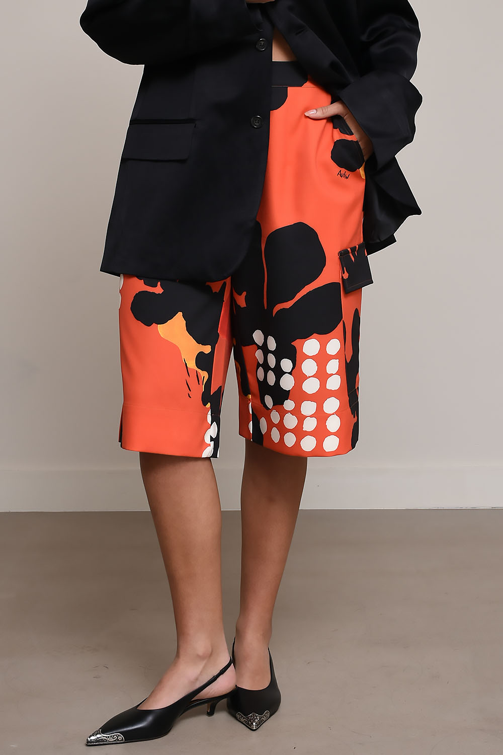 Leavy travel cargo bermuda