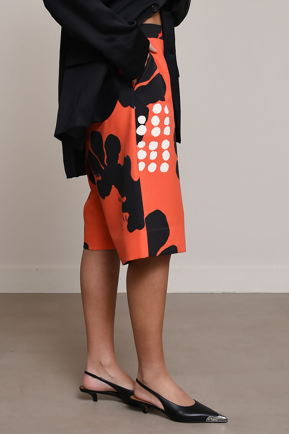 Leavy travel cargo bermuda