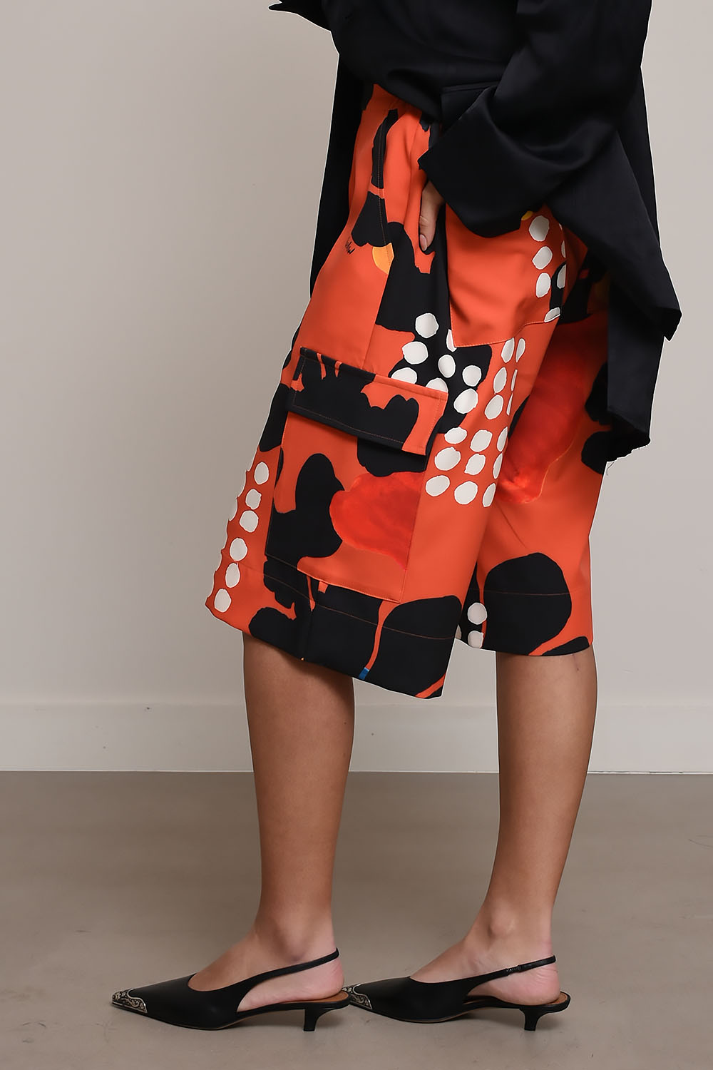 Leavy travel cargo bermuda