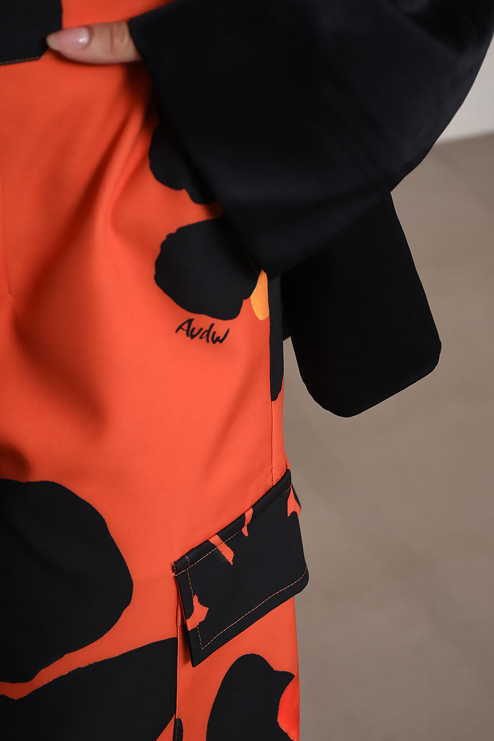 Leavy travel cargo bermuda