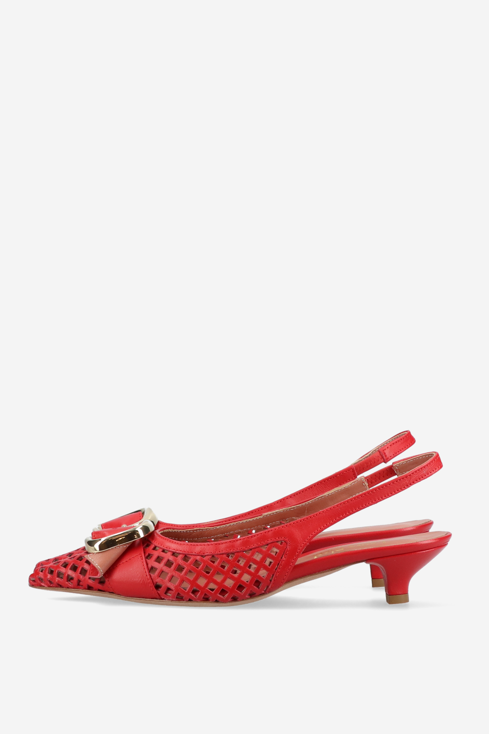 Perforated buckled slingbacks