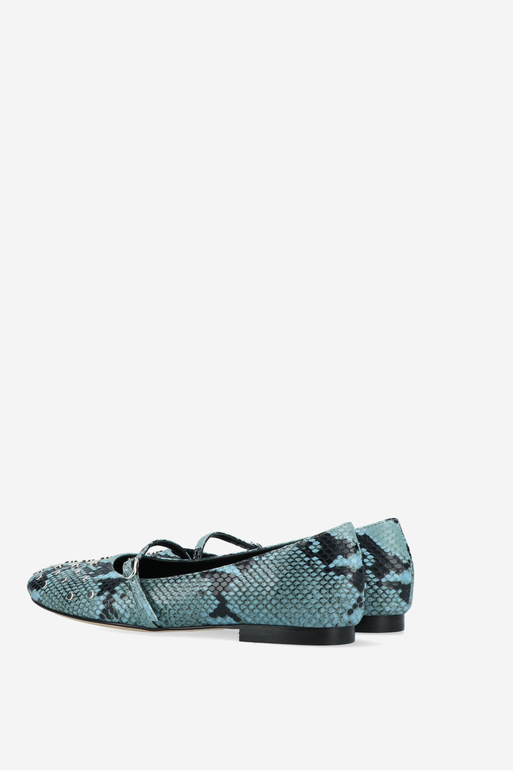 Robbery pitone studded ballerinas