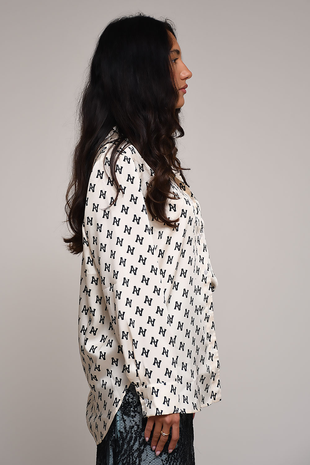 AVDW - AV logo shirt