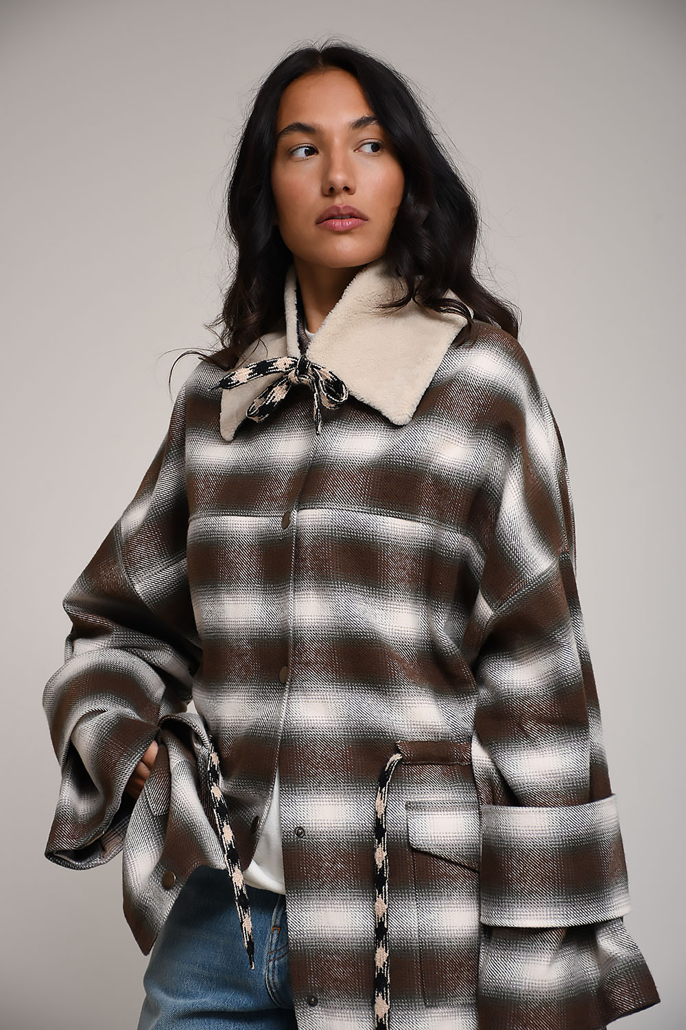 AVDW - Curly fur collar