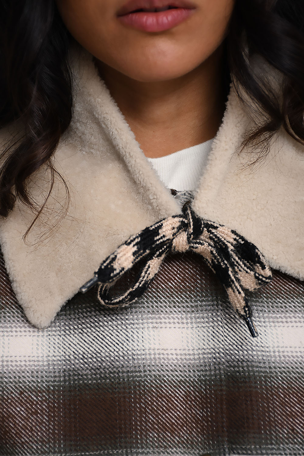 AVDW - Curly fur collar