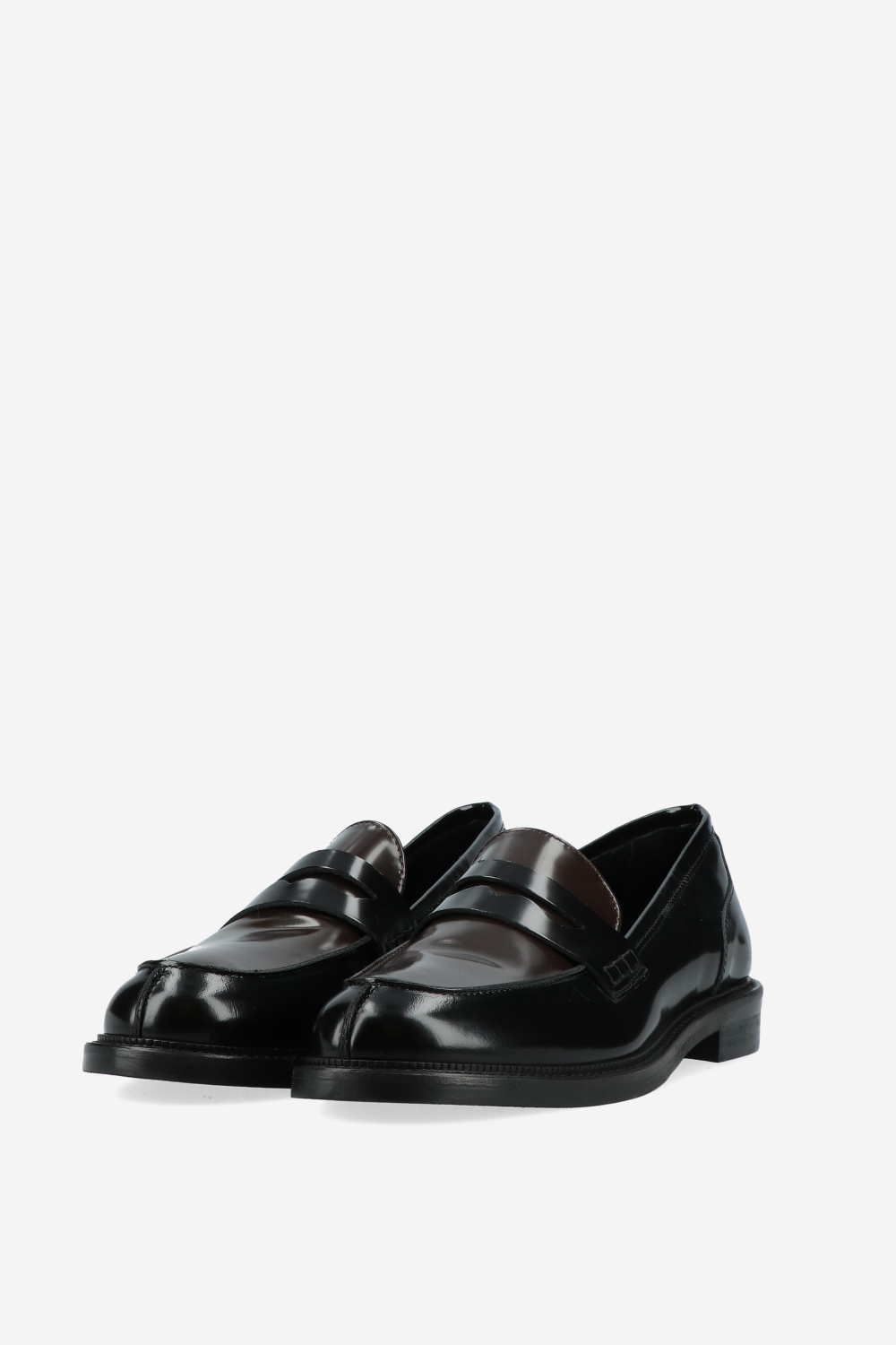 Polished leather loafers