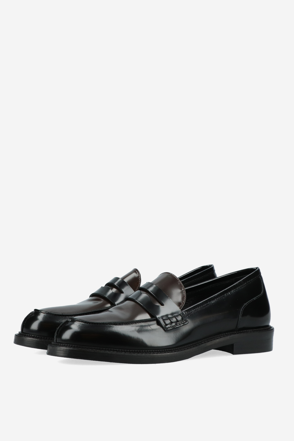 Polished leather loafers