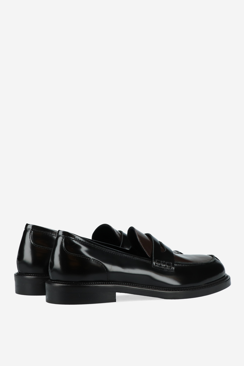 Polished leather loafers