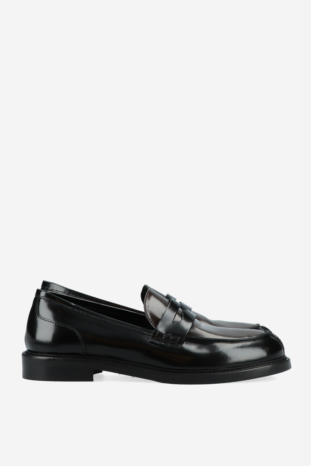Polished leather loafers