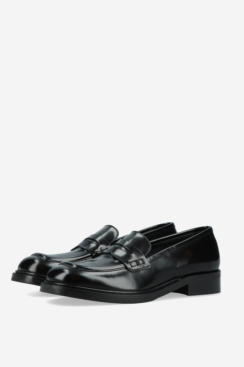 Polished leather loafers