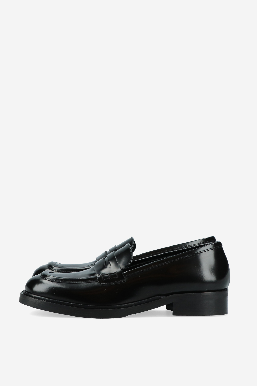 Polished leather loafers