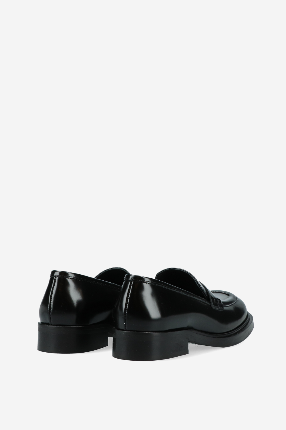 Polished leather loafers
