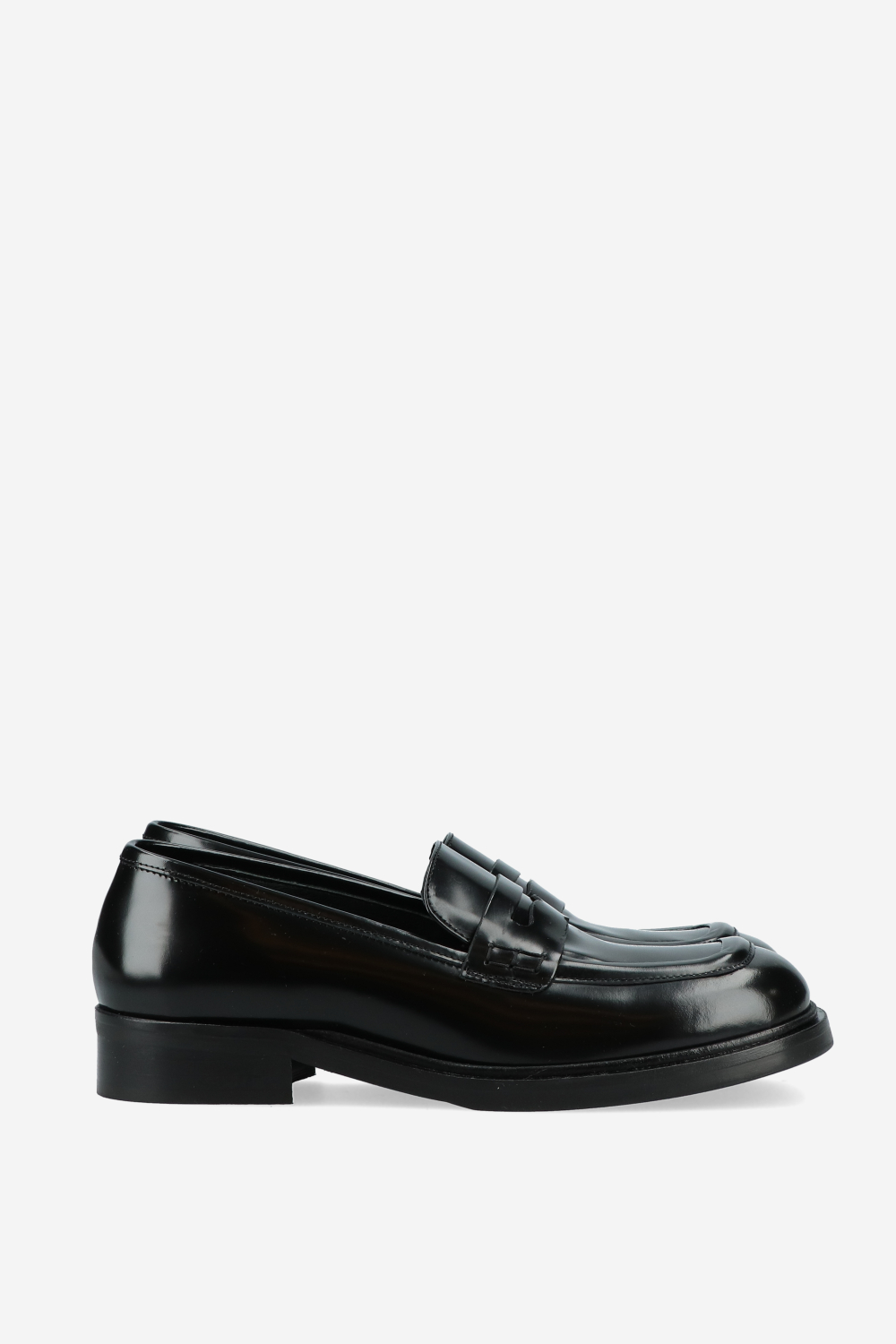Polished leather loafers