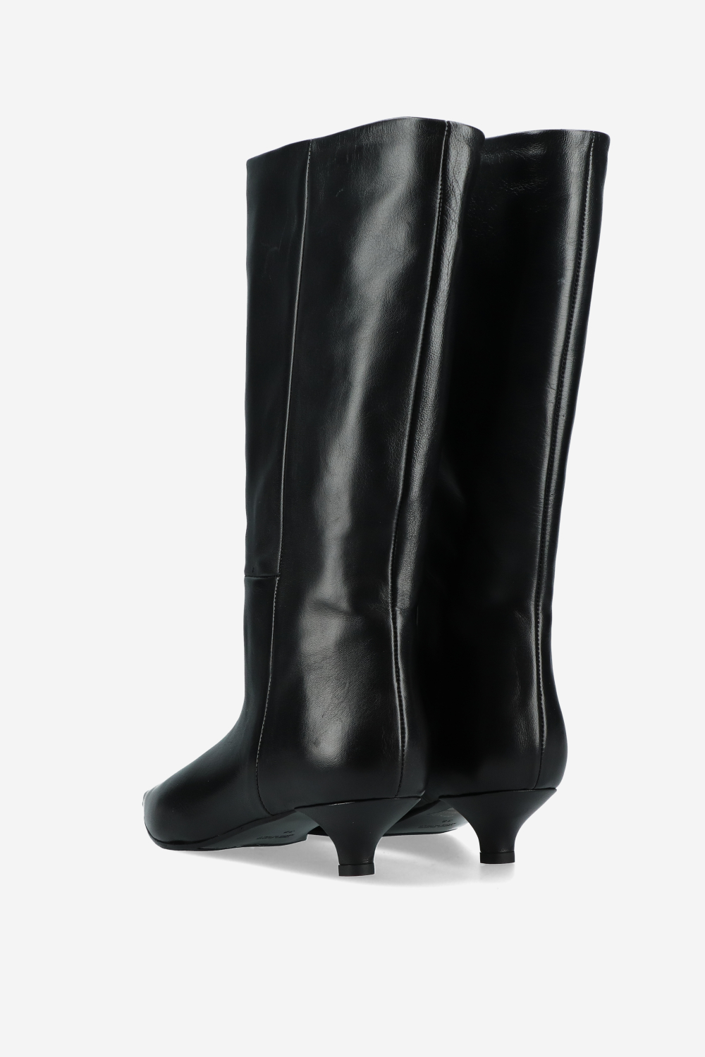 Slouchy leather boots