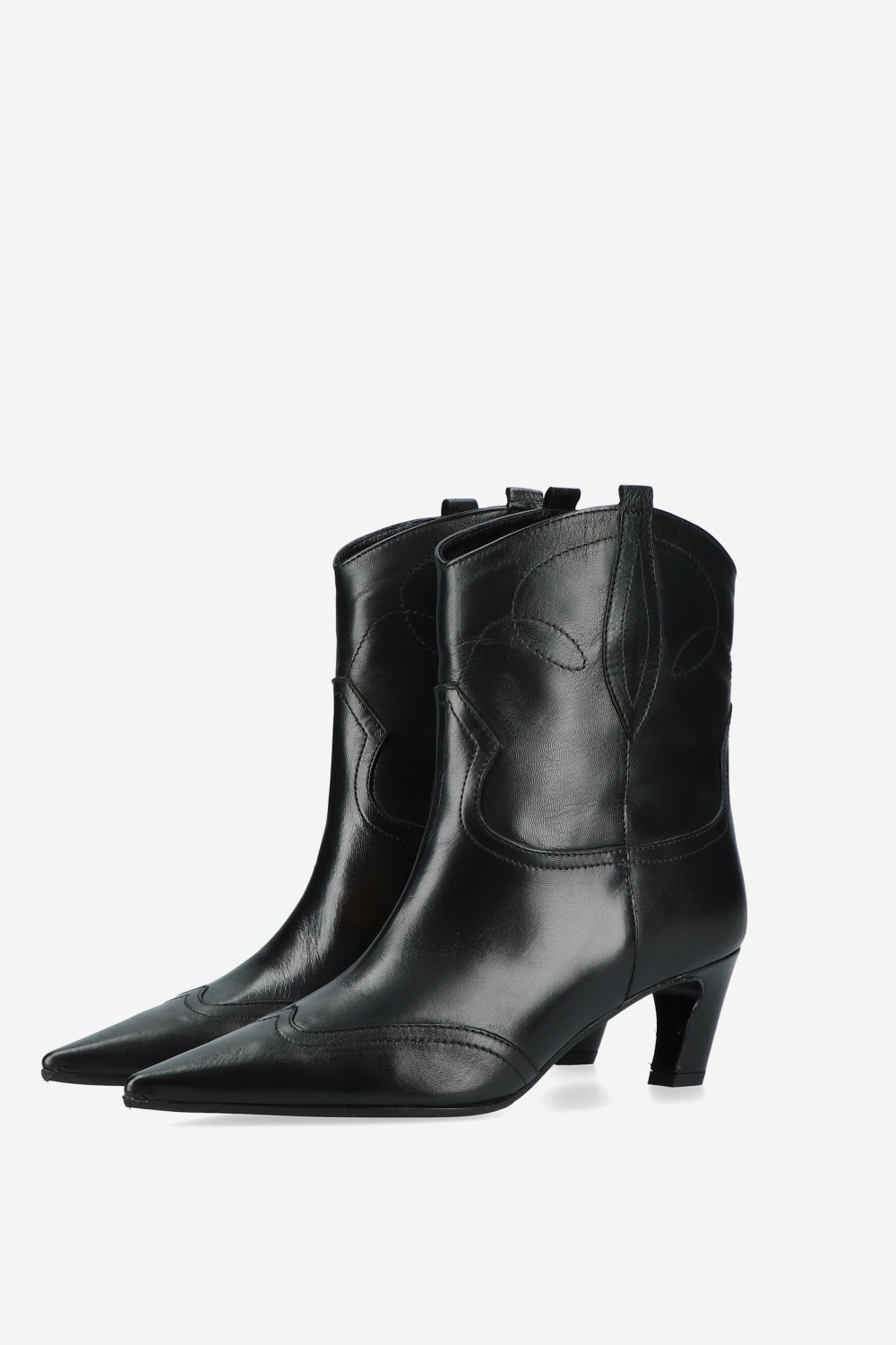 Pointed-toe leather boots