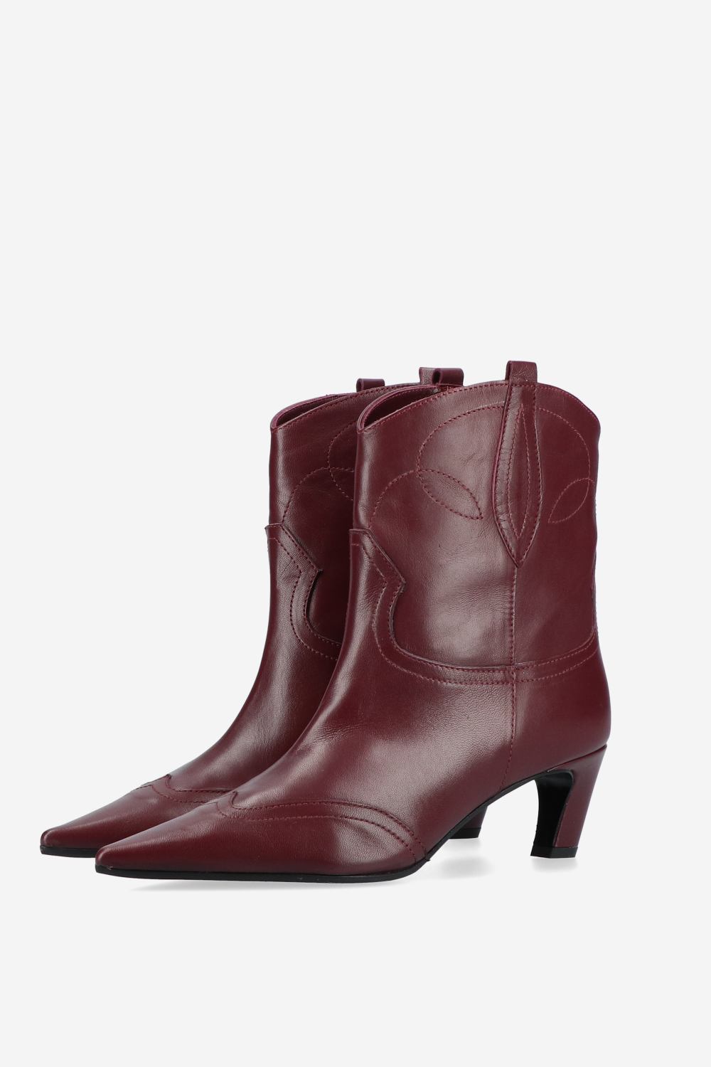 Pointed-toe leather boots