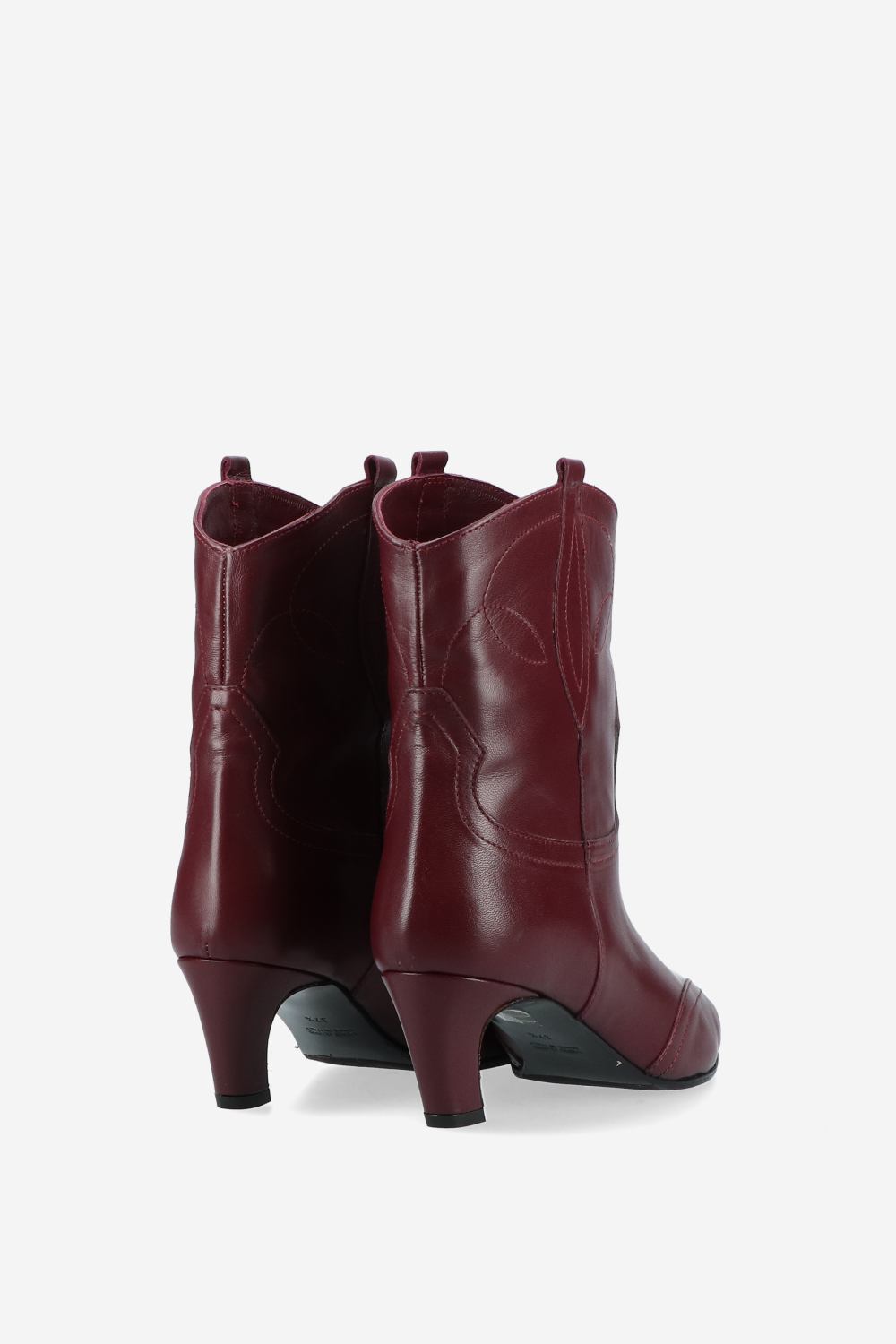 Pointed-toe leather boots