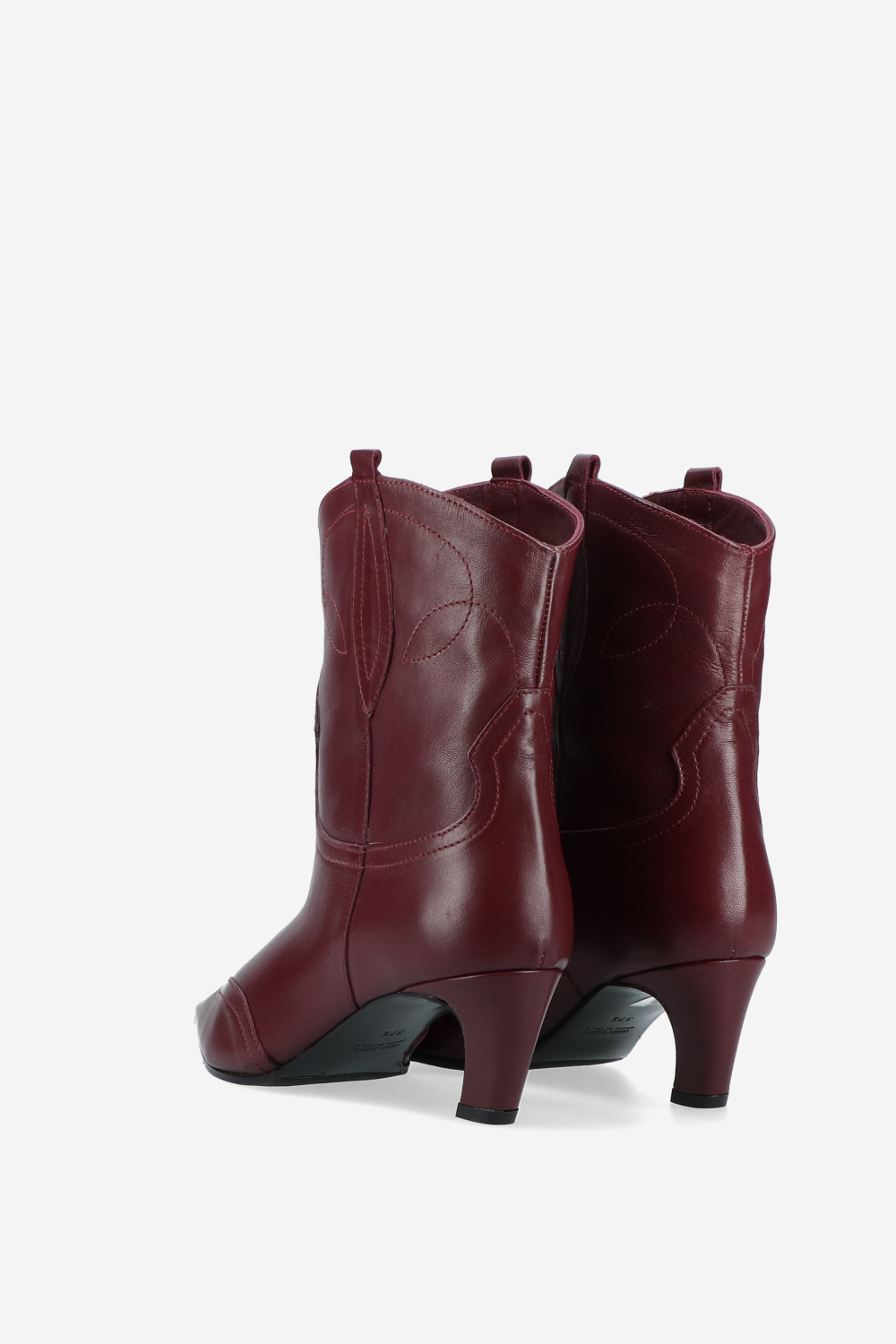 Pointed-toe leather boots