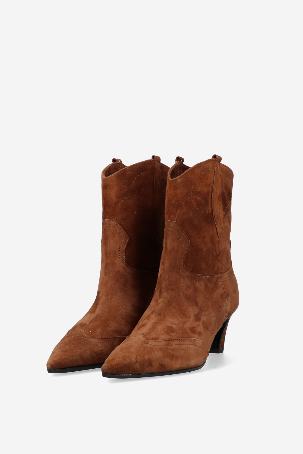 Pointed-toe suede boots