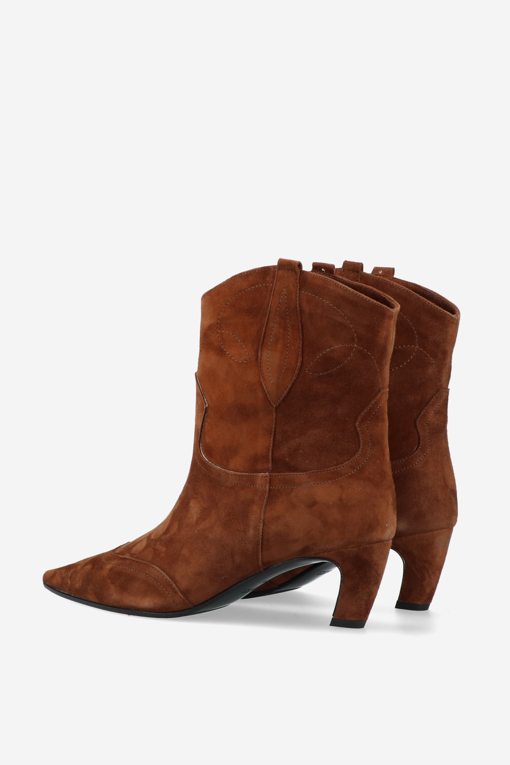 Pointed-toe suede boots