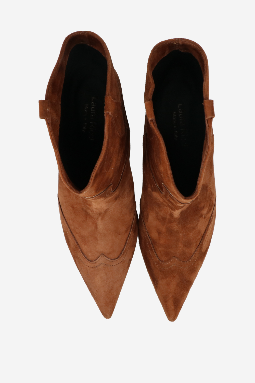Pointed-toe suede boots