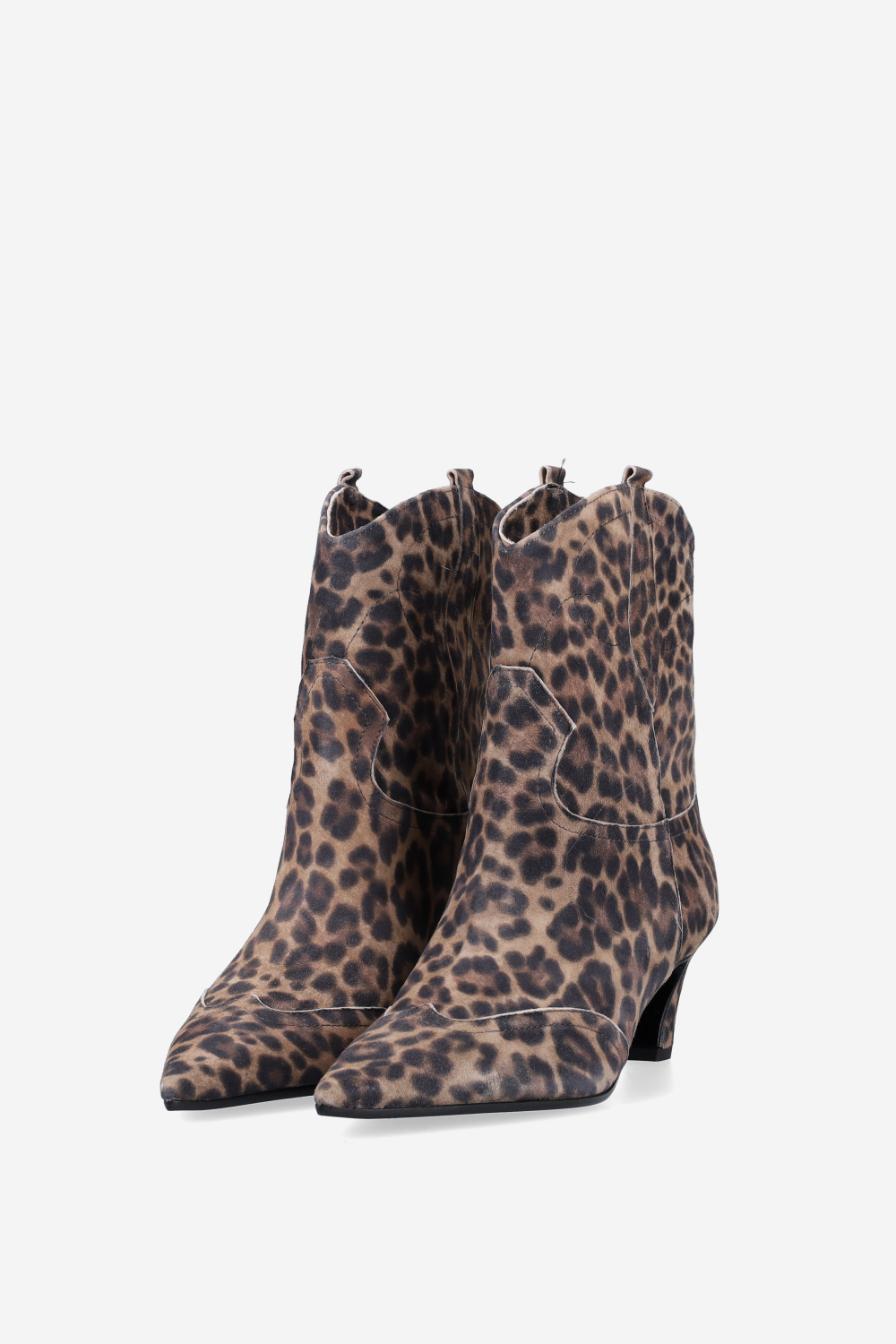 Pointed-toe suede boots