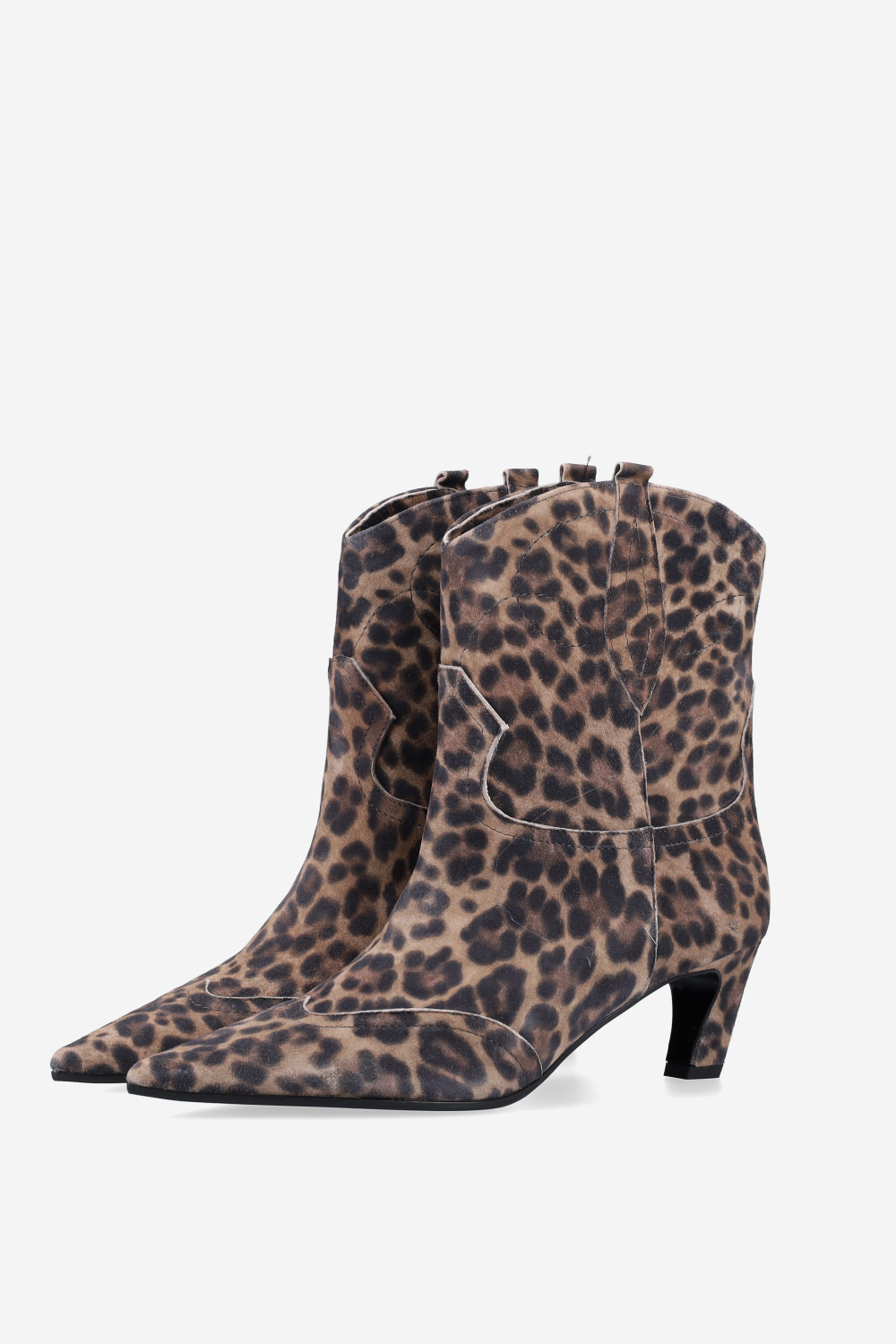 Pointed-toe suede boots