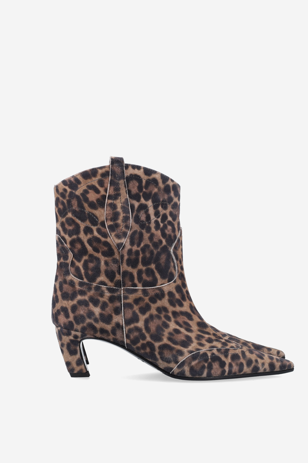 Pointed-toe suede boots