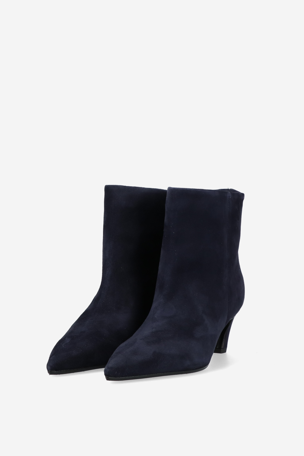 Pointed-toe suede ankle boots