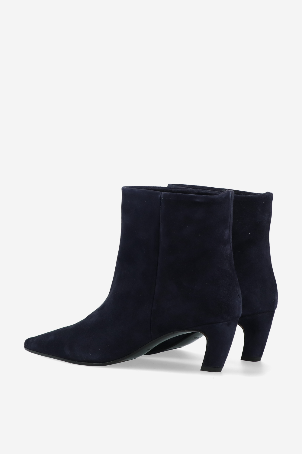 Pointed-toe suede ankle boots
