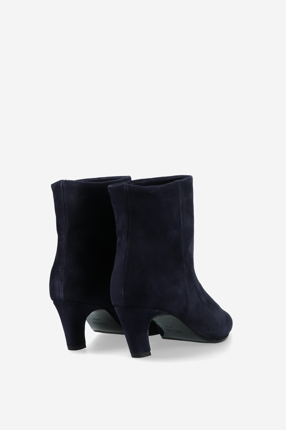 Pointed-toe suede ankle boots