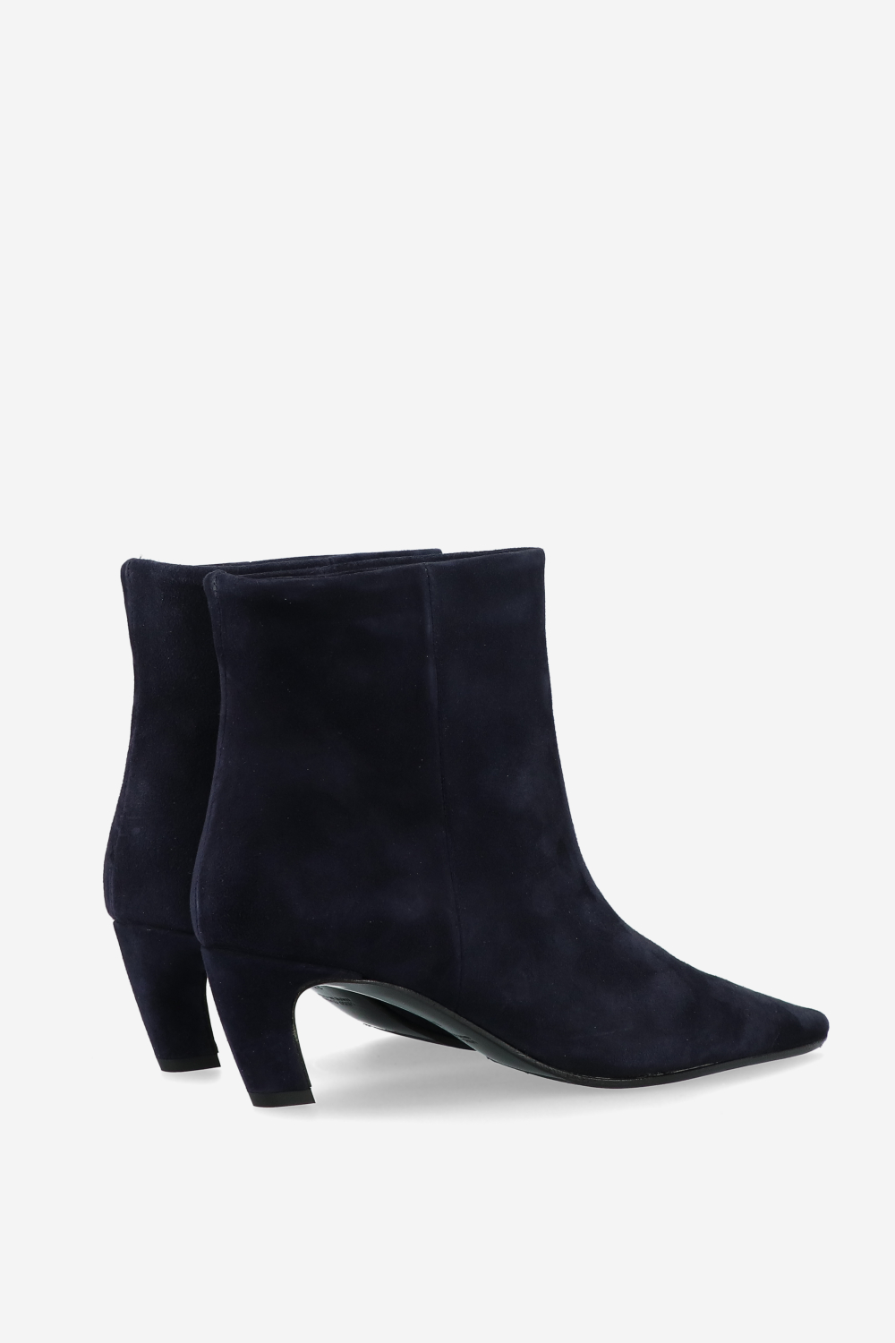 Pointed-toe suede ankle boots