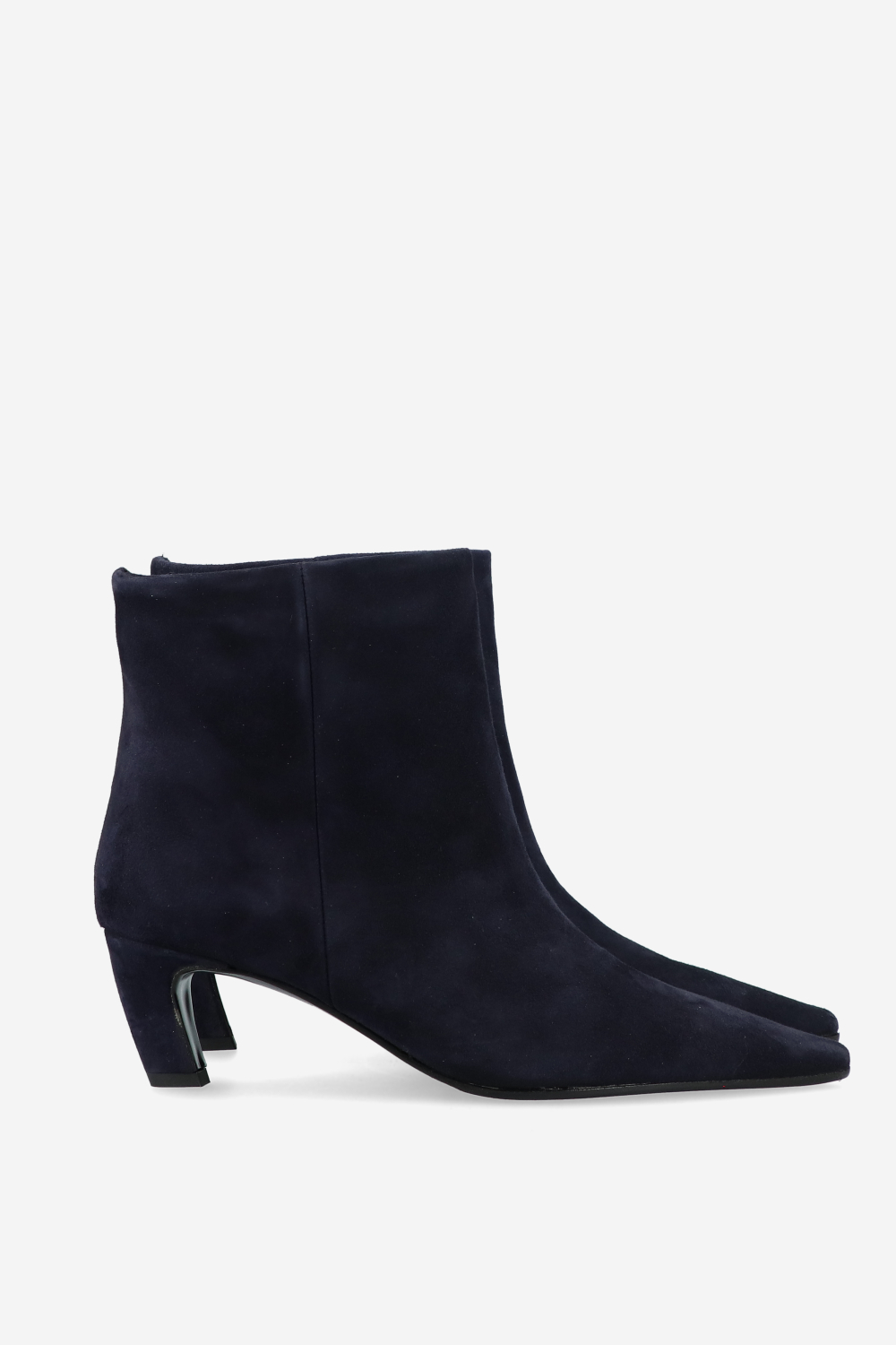 Pointed-toe suede ankle boots