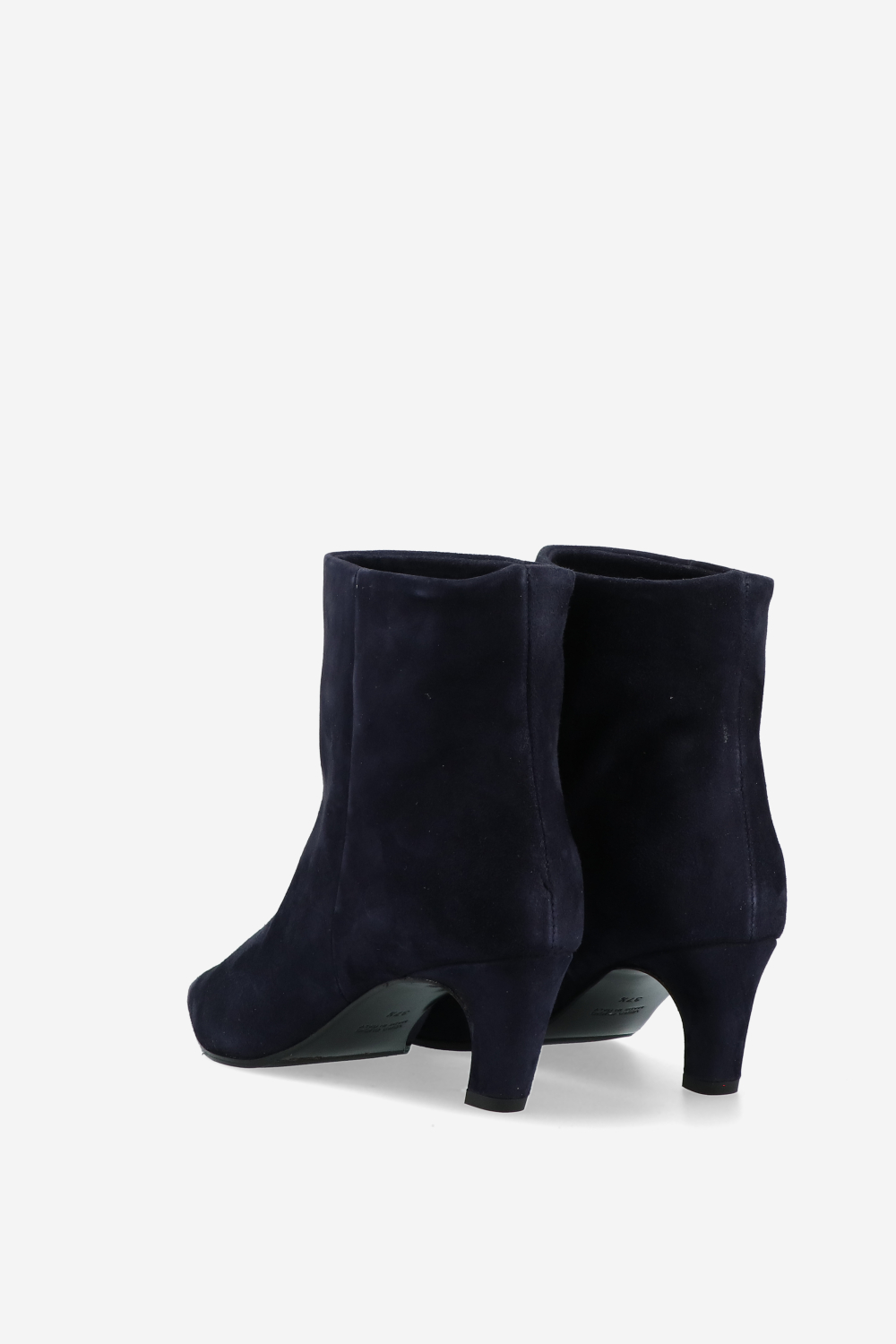 Pointed-toe suede ankle boots