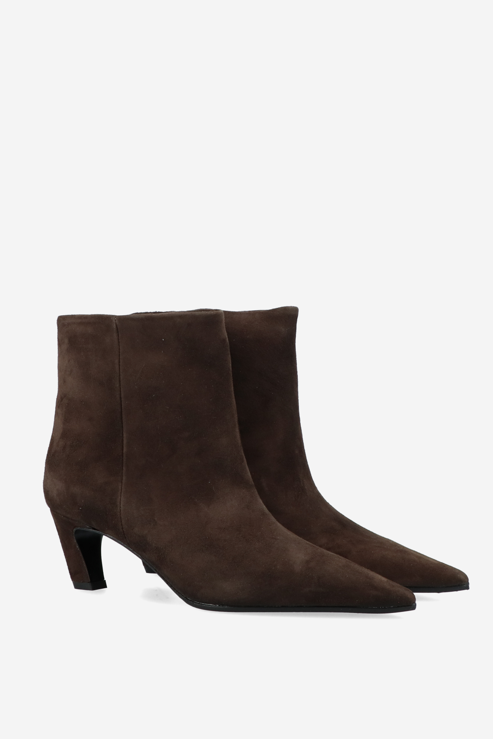 Pointed-toe suede ankle boots