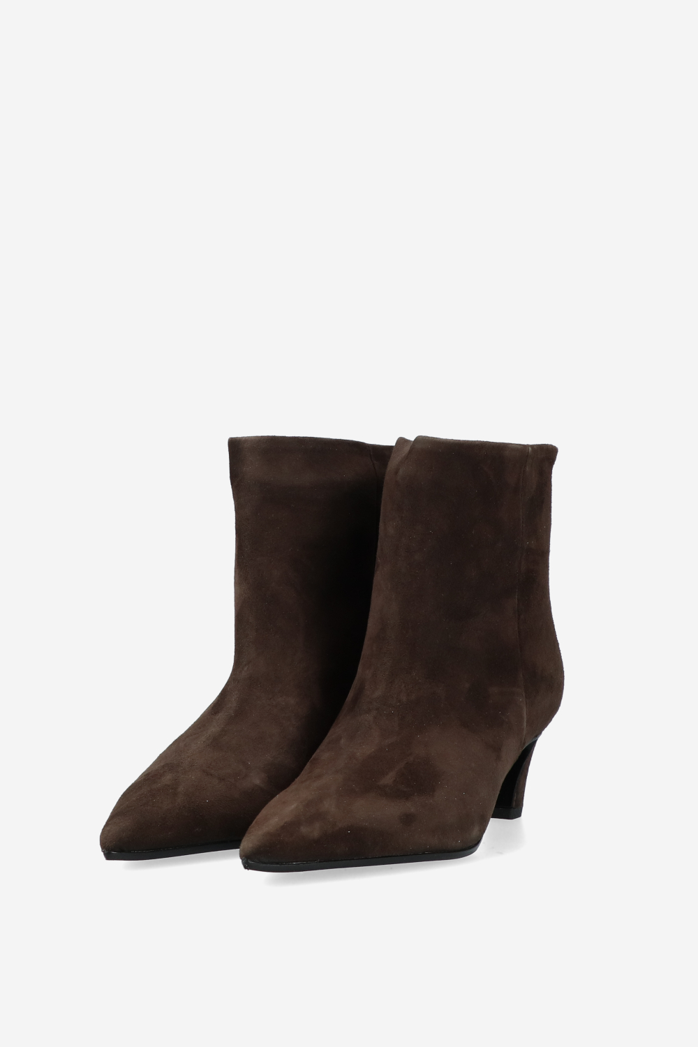 Pointed-toe suede ankle boots