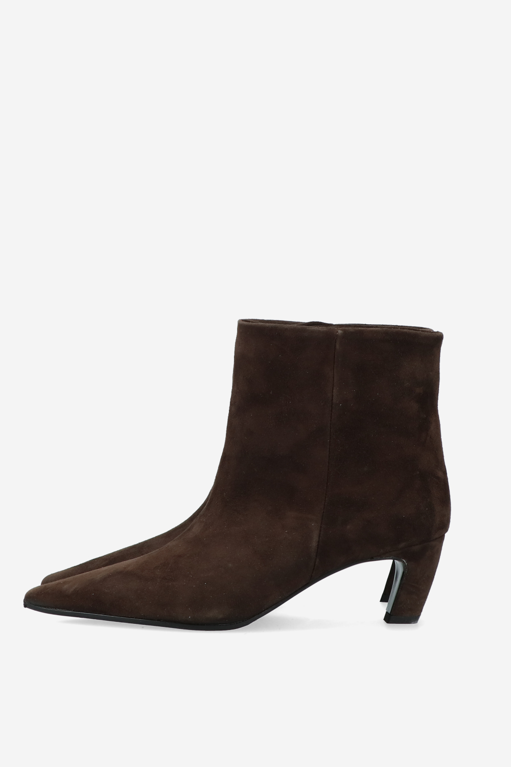 Pointed-toe suede ankle boots
