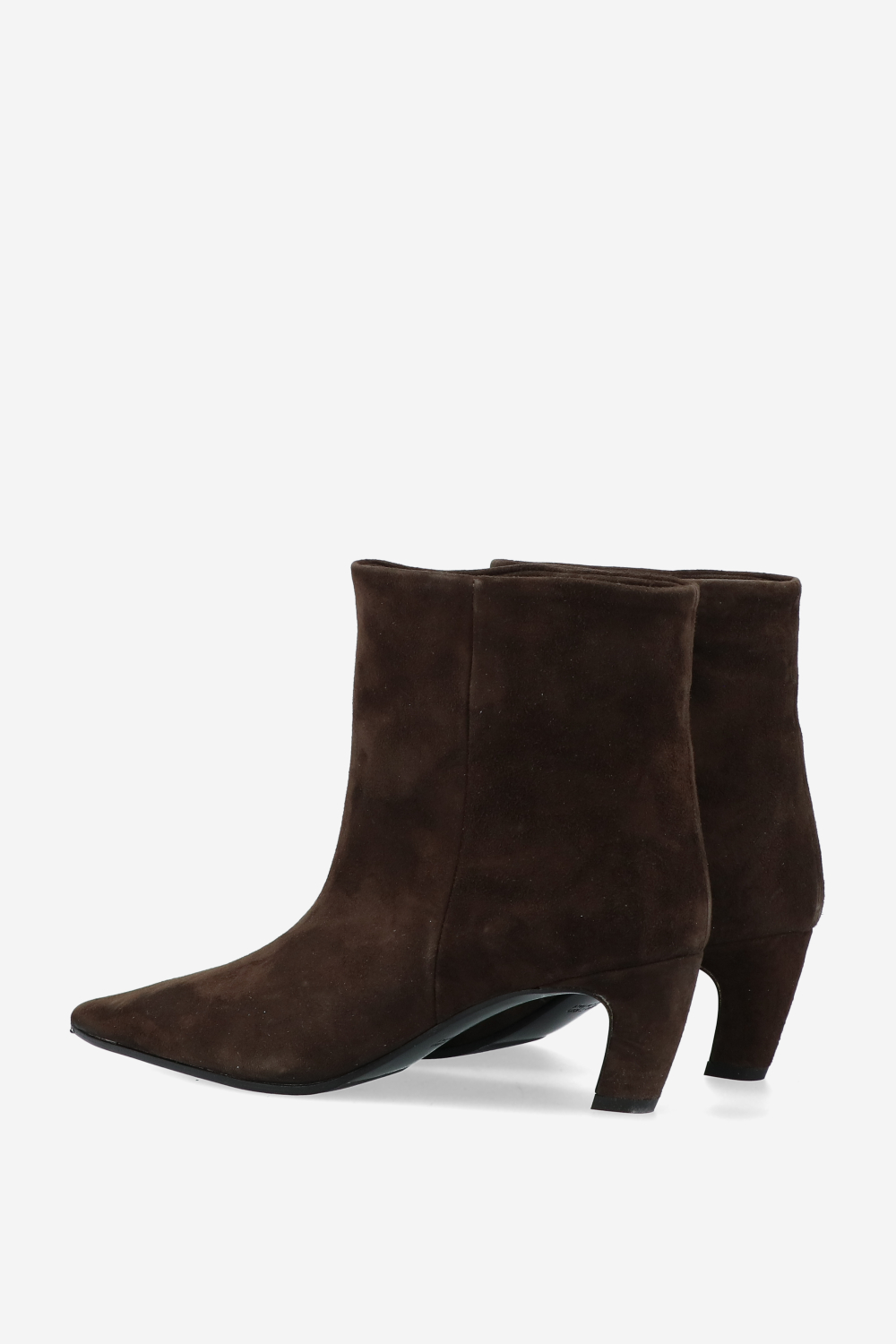 Pointed-toe suede ankle boots