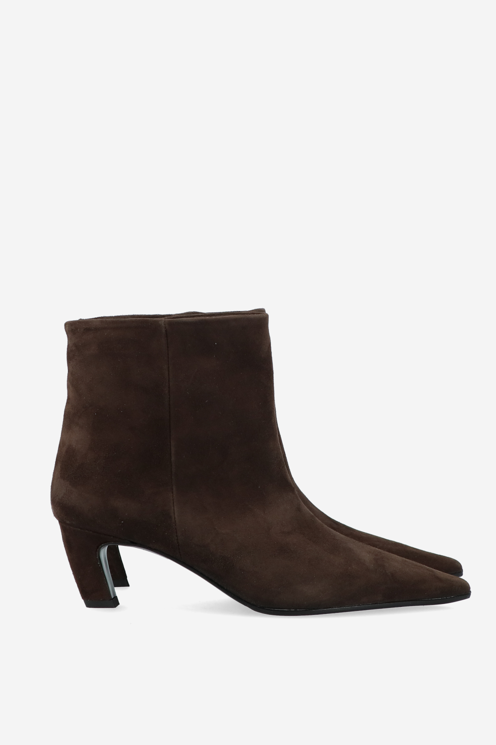 Pointed-toe suede ankle boots