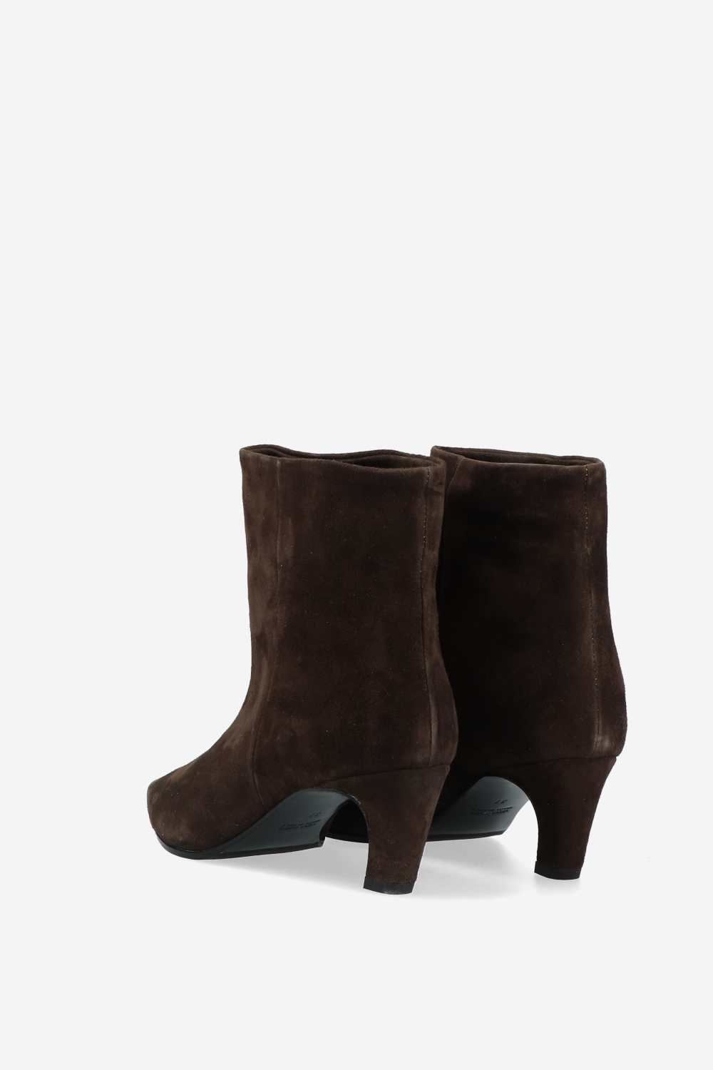 Pointed-toe suede ankle boots