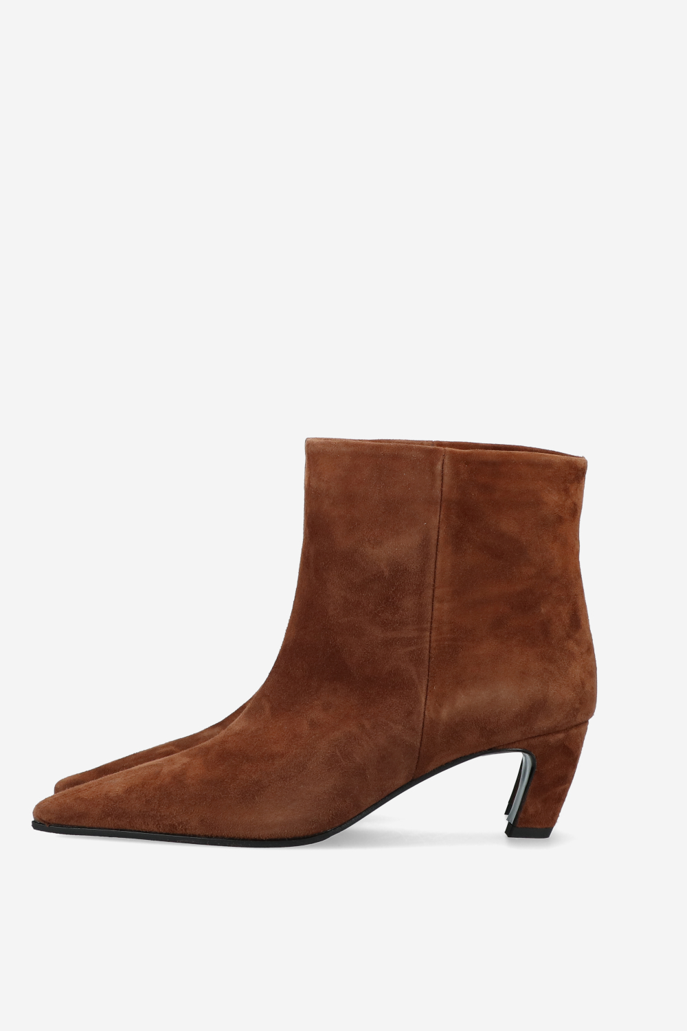 Pointed-toe suede ankle boots
