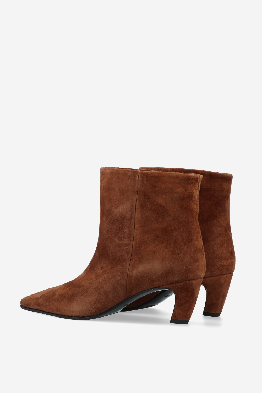 Pointed-toe suede ankle boots