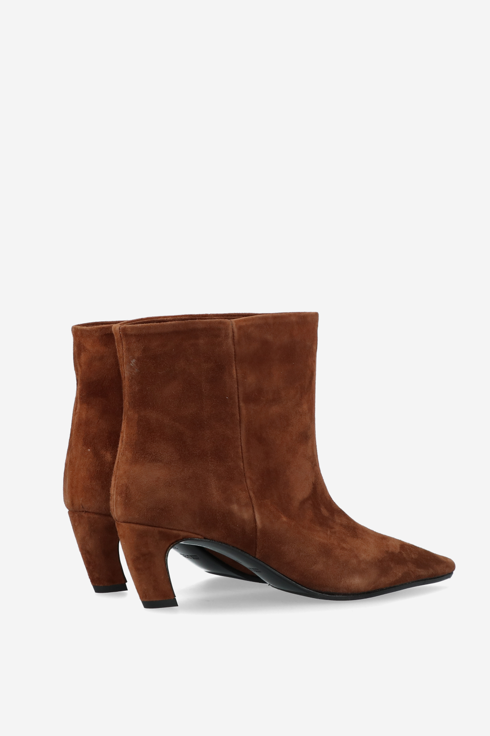 Pointed-toe suede ankle boots