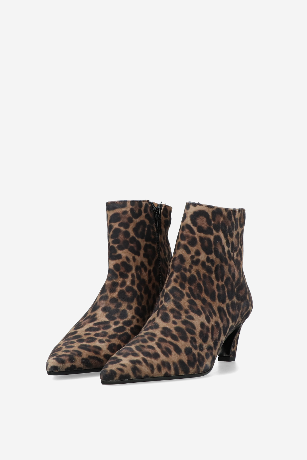 Pointed-toe suede ankle boots