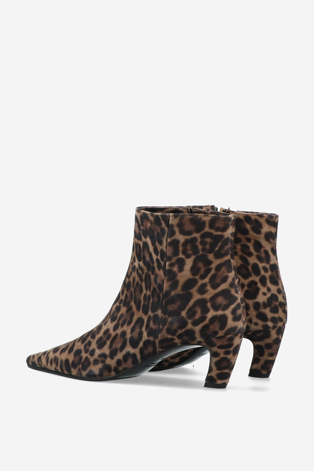 Pointed-toe suede ankle boots