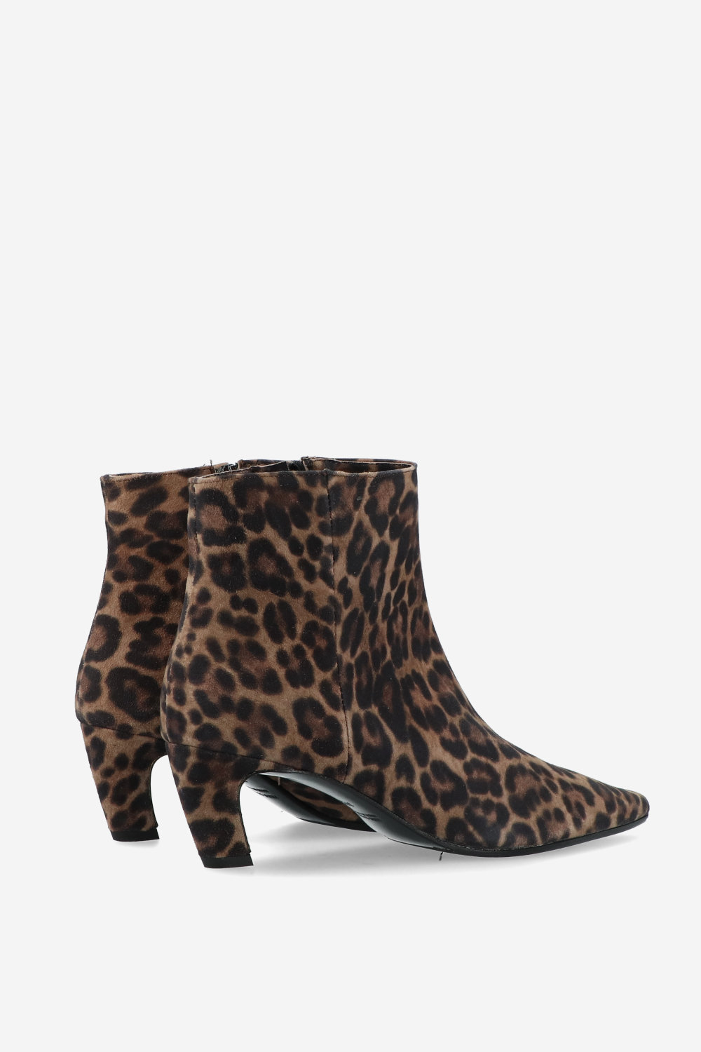 Pointed-toe suede ankle boots