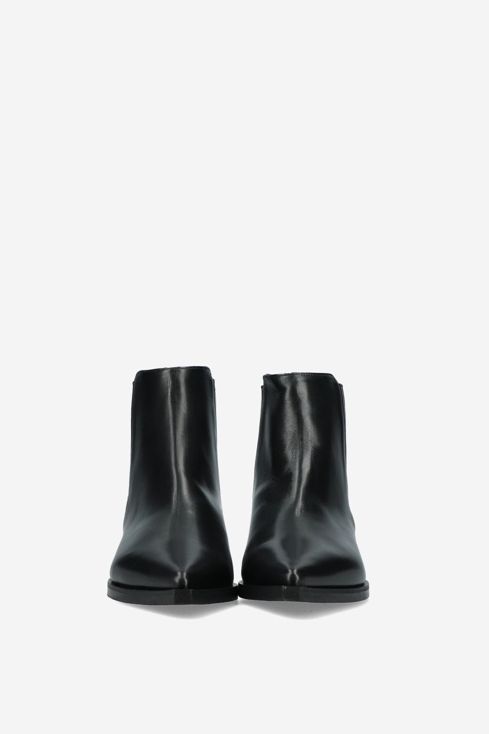 Pointed-toe leather boots