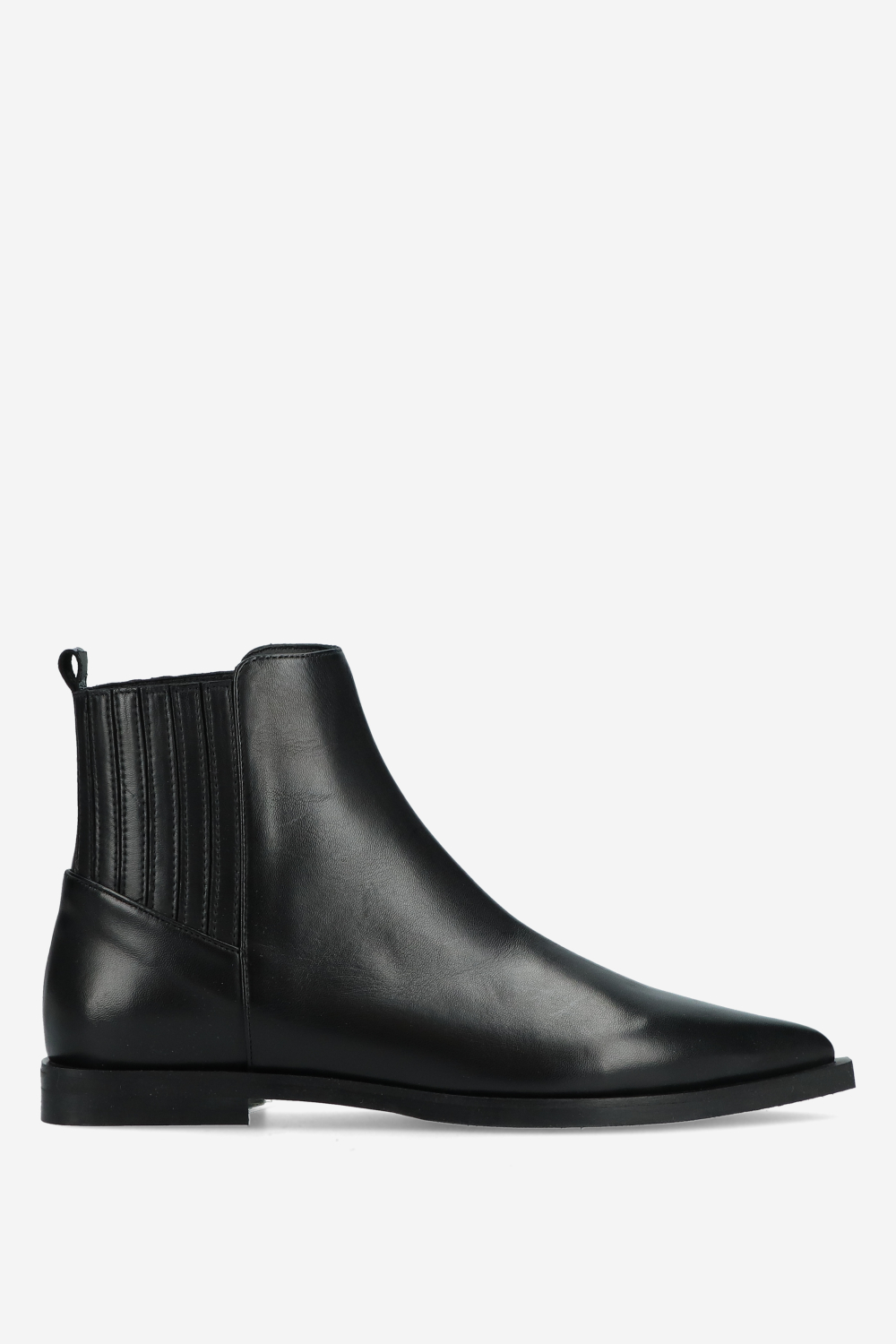Pointed-toe leather boots