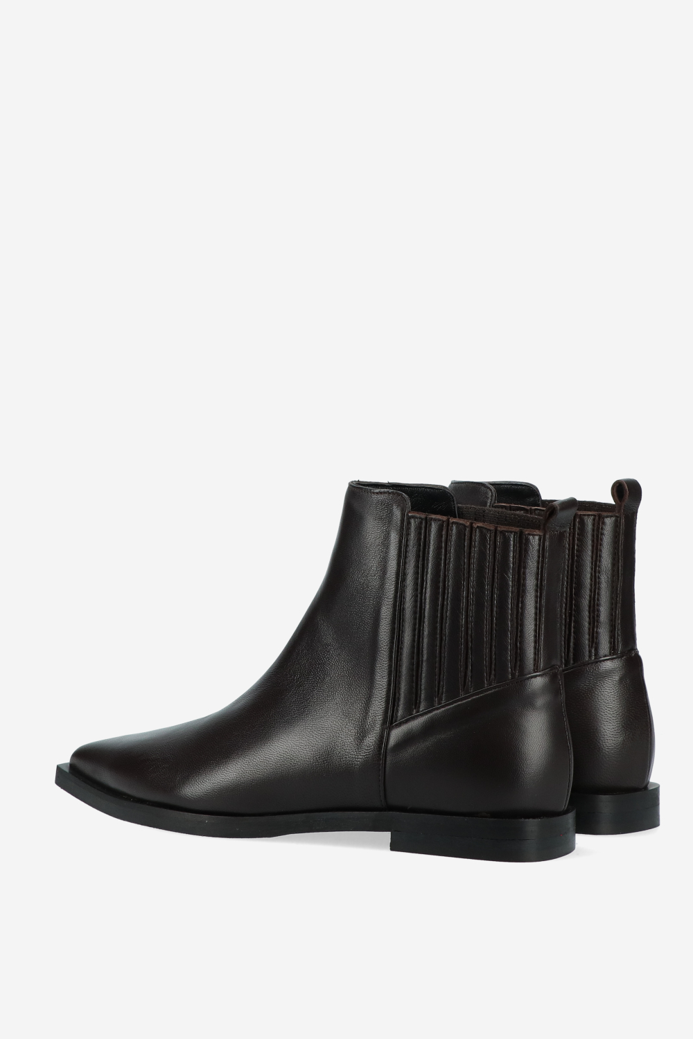 Pointed-toe leather boots